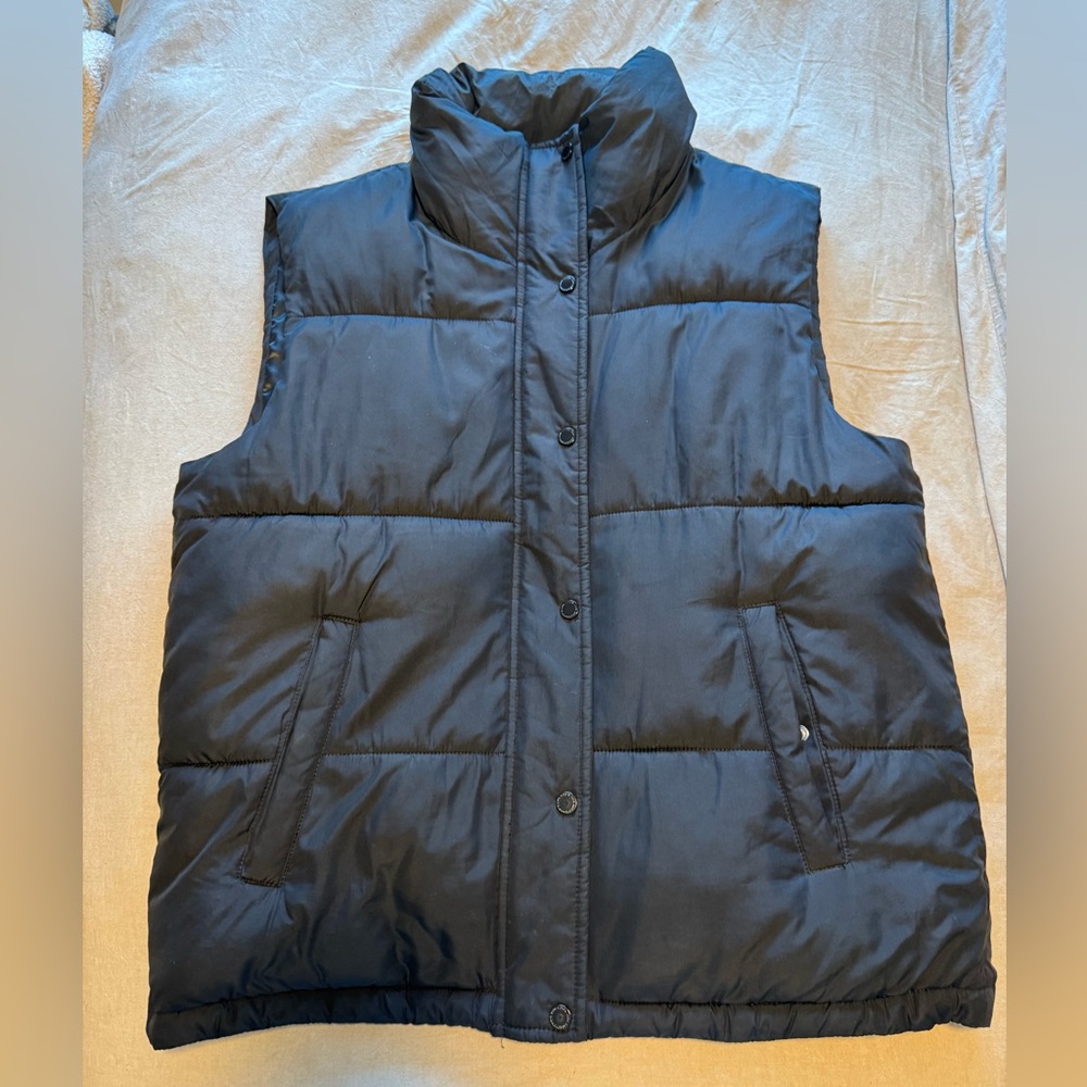 Abercrombie & Fitch Black Oversized Puffer Vest - Medium
